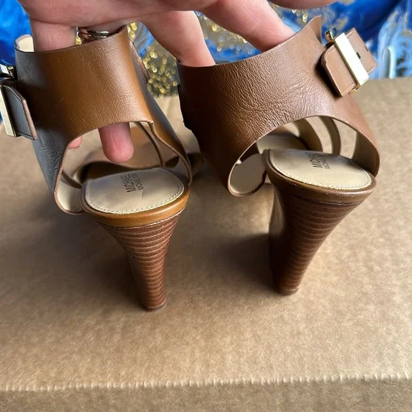 Michael Kors leather brown shoes, size 9.5 - Picture 4 of 4